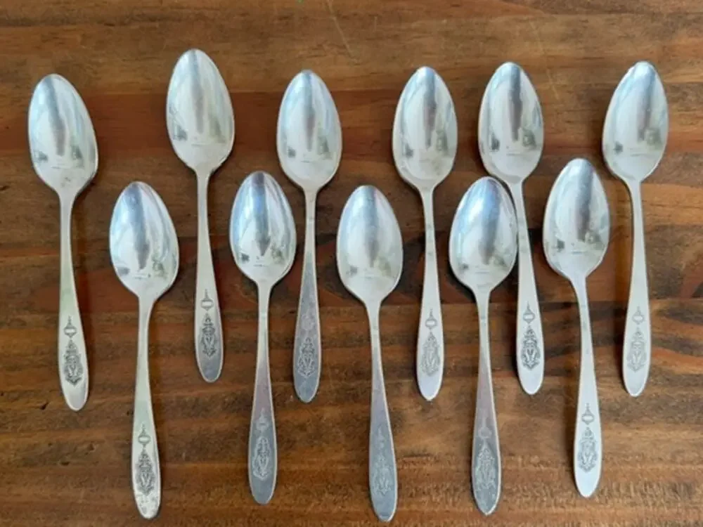 Oneida Community Silverplated Birds of Paradise 1923 Set of 11 Teaspoons